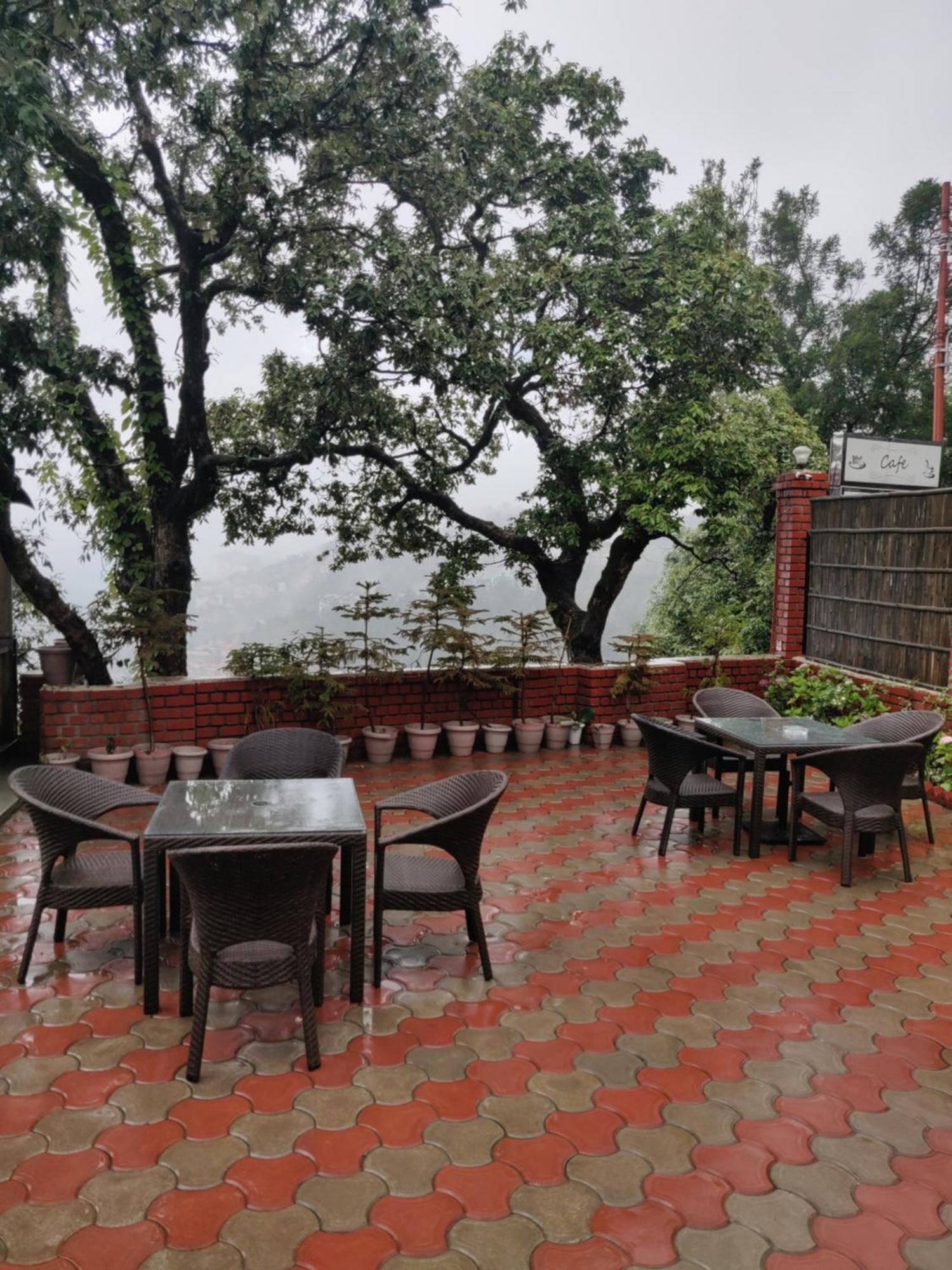 The Oaktree House Hotel Shimla Bagian luar foto