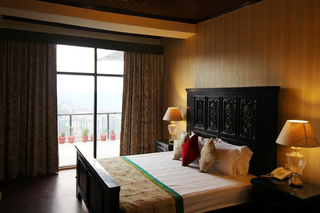 The Oaktree House Hotel Shimla Bagian luar foto