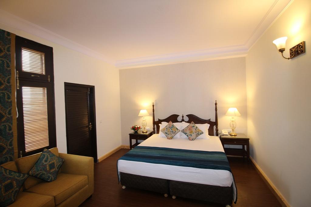 The Oaktree House Hotel Shimla Bagian luar foto